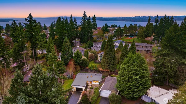 1513 3rd Place , Kirkland, WA 98033