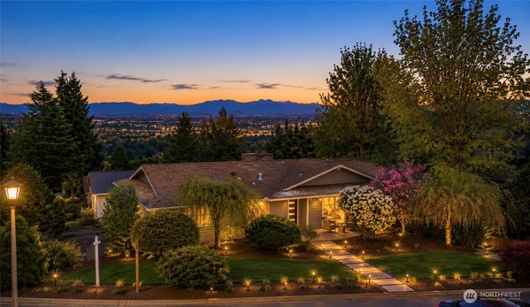 13720 94th Avenue NE, Kirkland, WA 98034