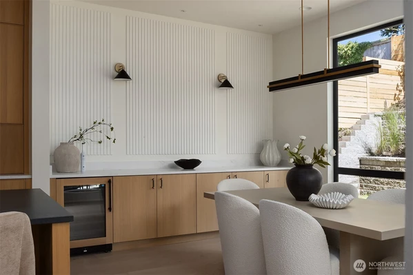 Dining/Serving Station