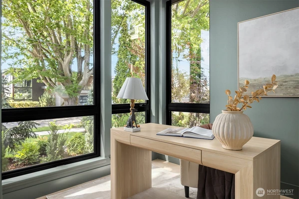 Mainfloor Office - light and bright.