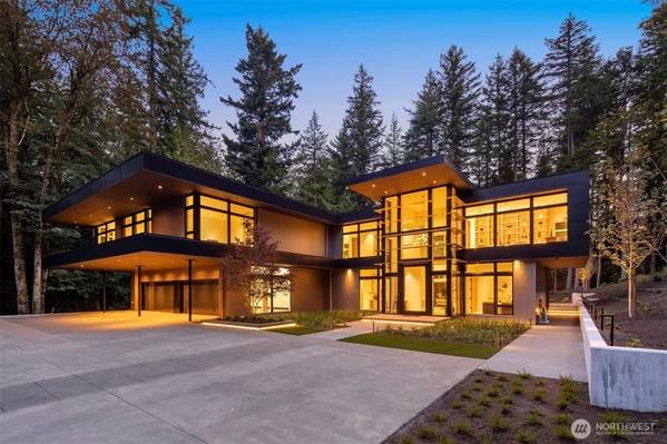 6752 266th Court SE, Issaquah, WA 98029-3692
